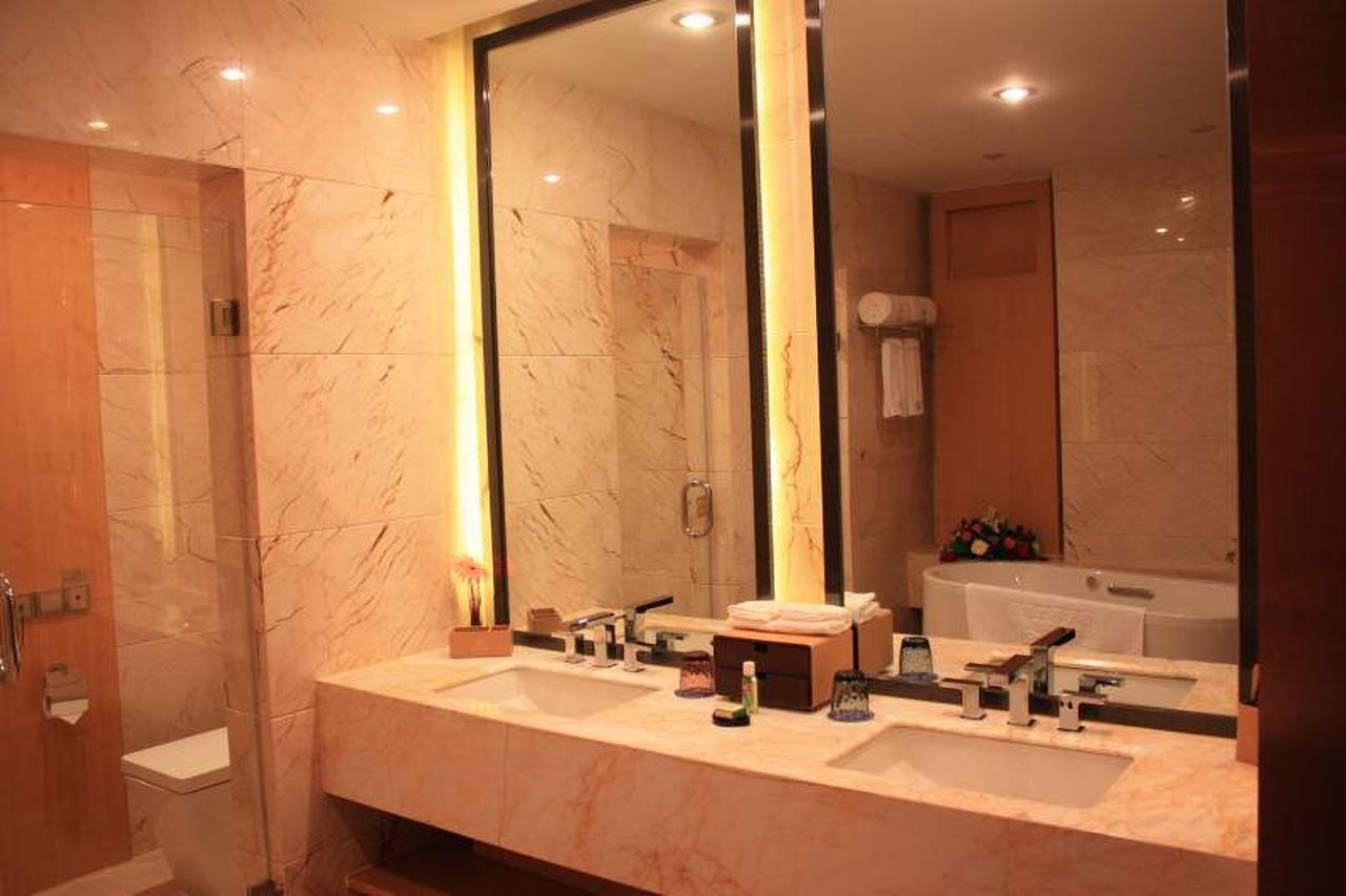 Xining Sapphire Hotel Bagian luar foto